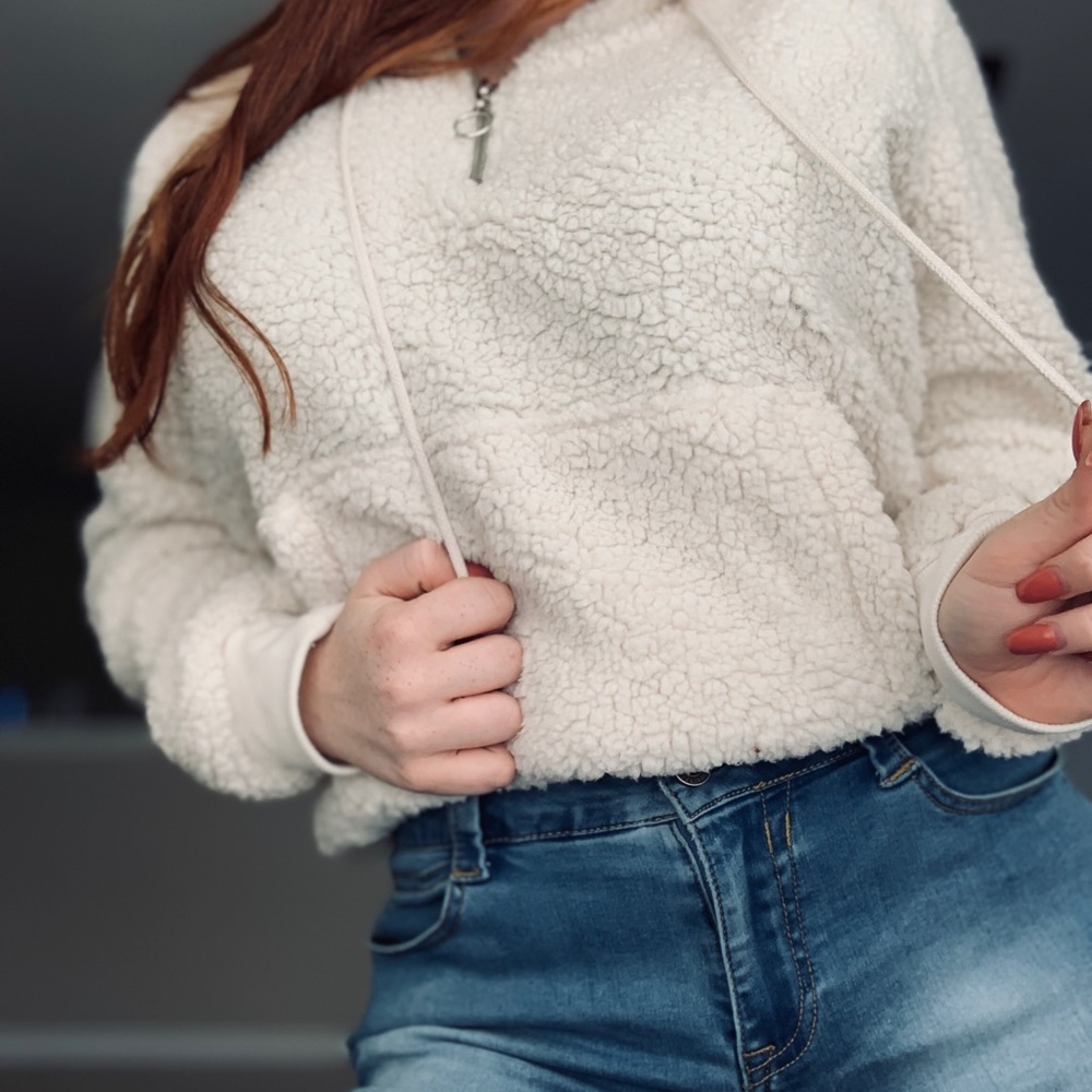 SOFT TEDDY HALF ZIP HOODIE (perfect condition)